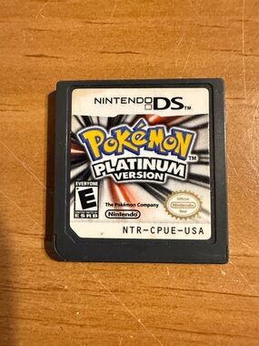 Nintendo DS Pokémon Platinum Game Card - Black, White, Yellow, Blue